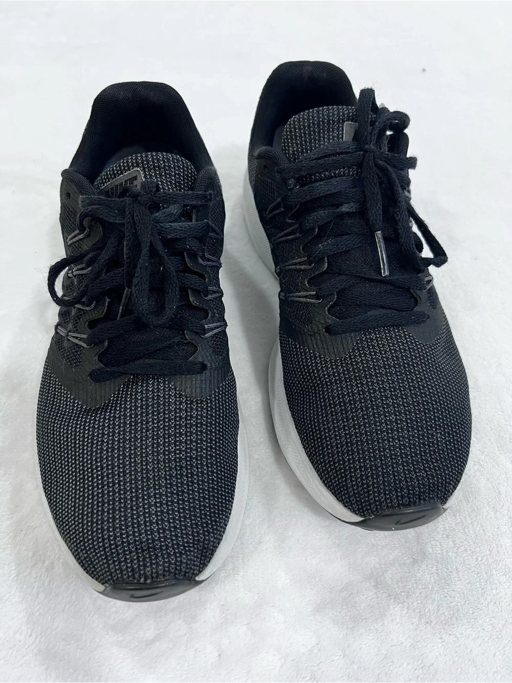 Nike Black Athletic Sneakers with White Label size 7